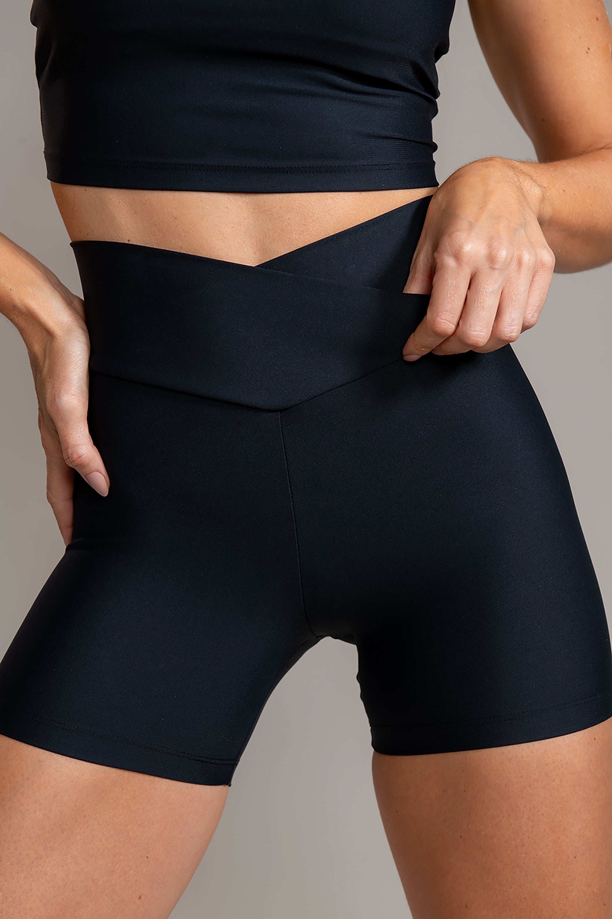 Short Skin Cross Preto