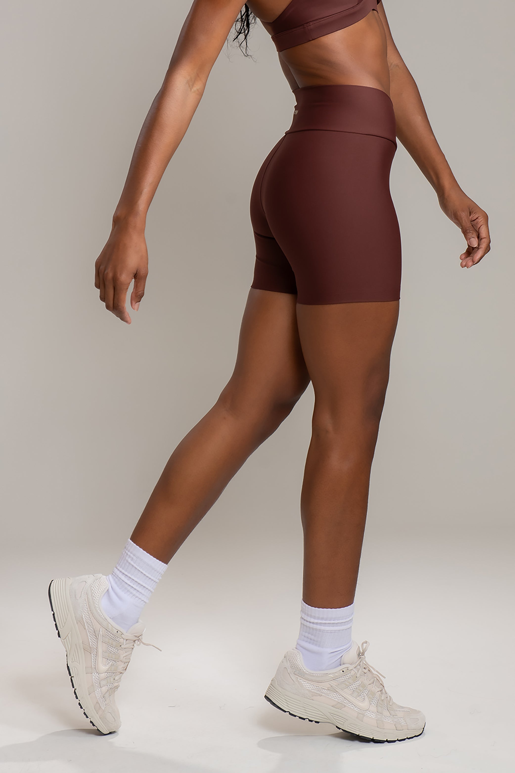 Short Skin Cross Couro